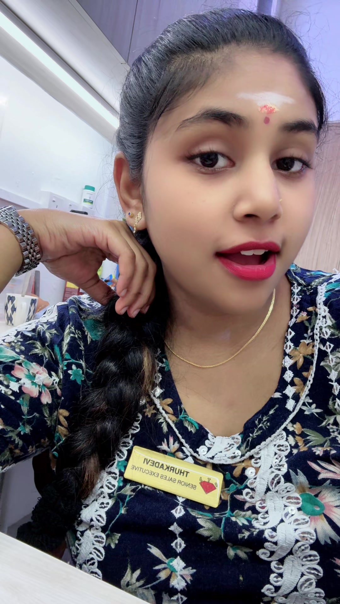 @$Loshna💫♥️