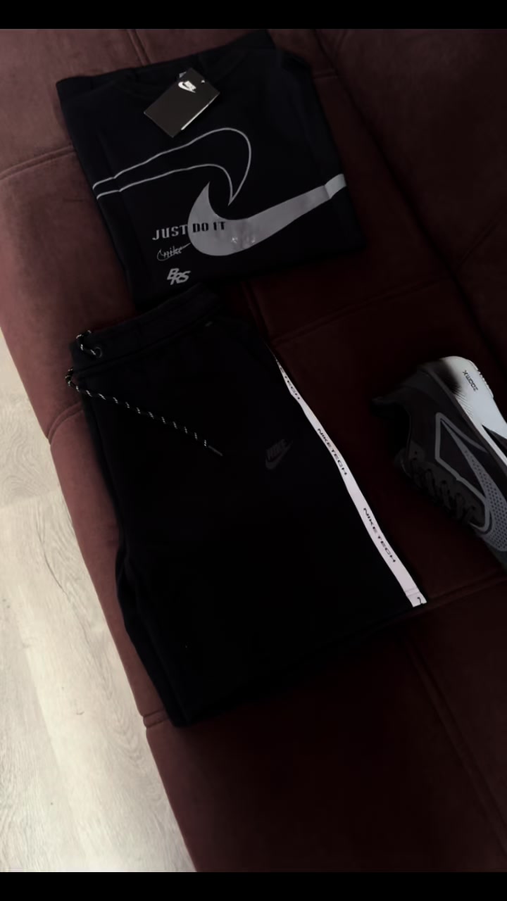 @Nike vs Adidas ✔️