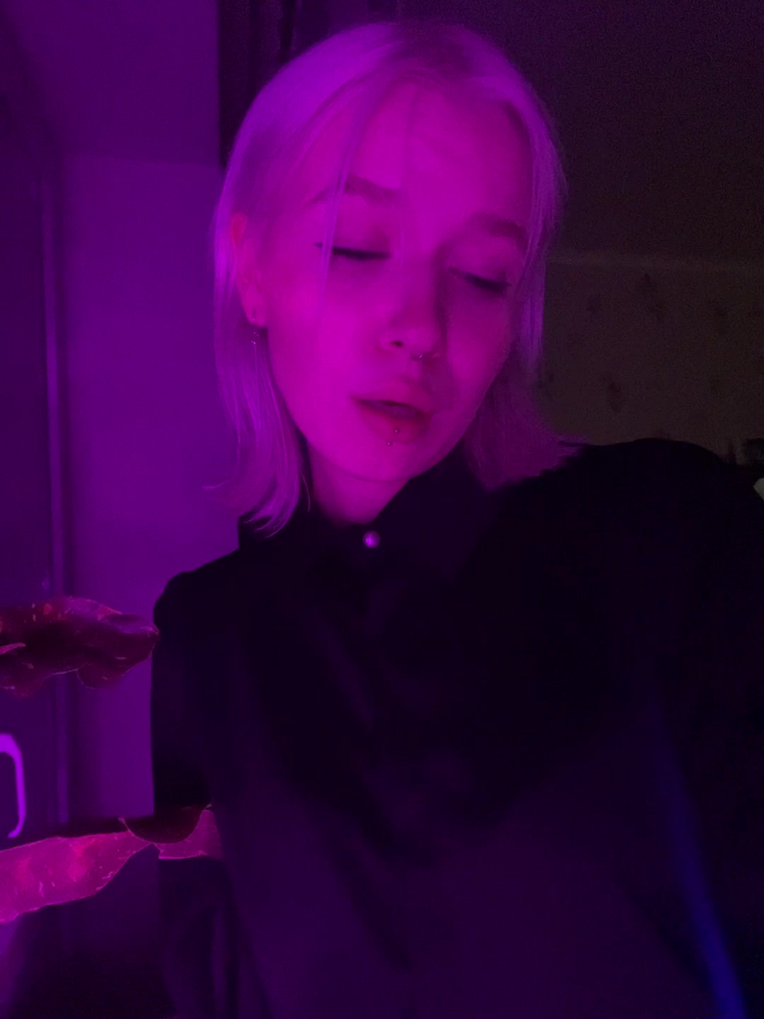 @Кью