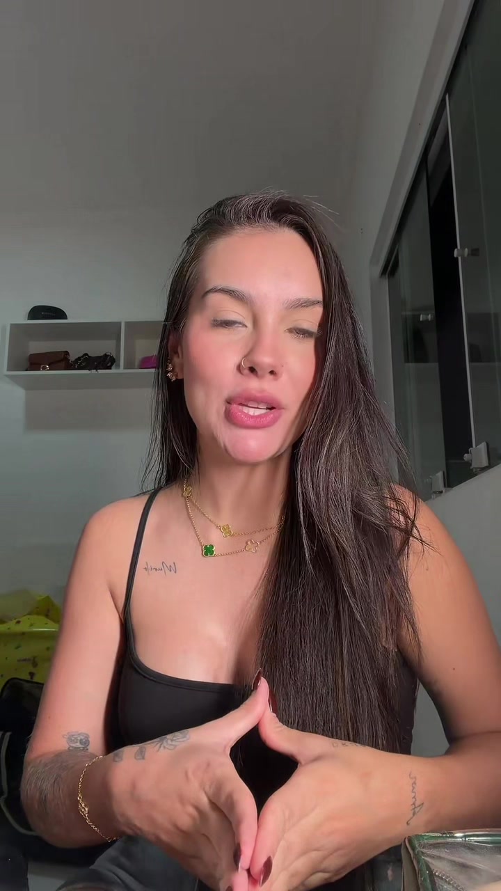 @biazhelena