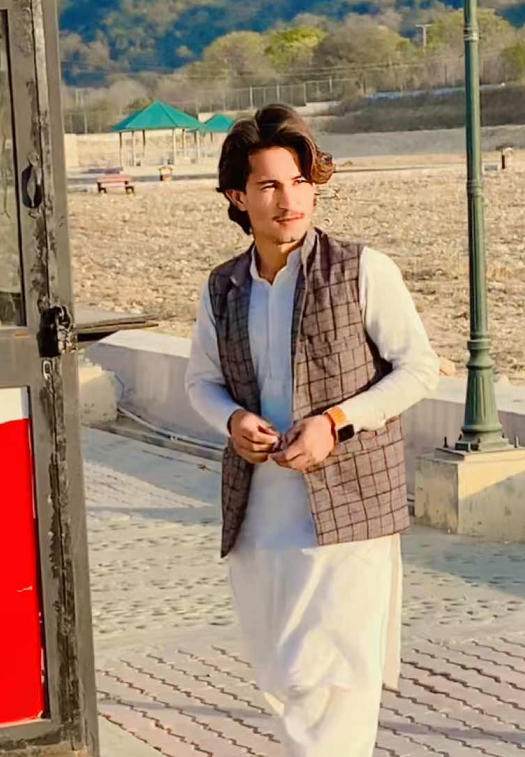 @وحید نیازی (گلشاہی)👑