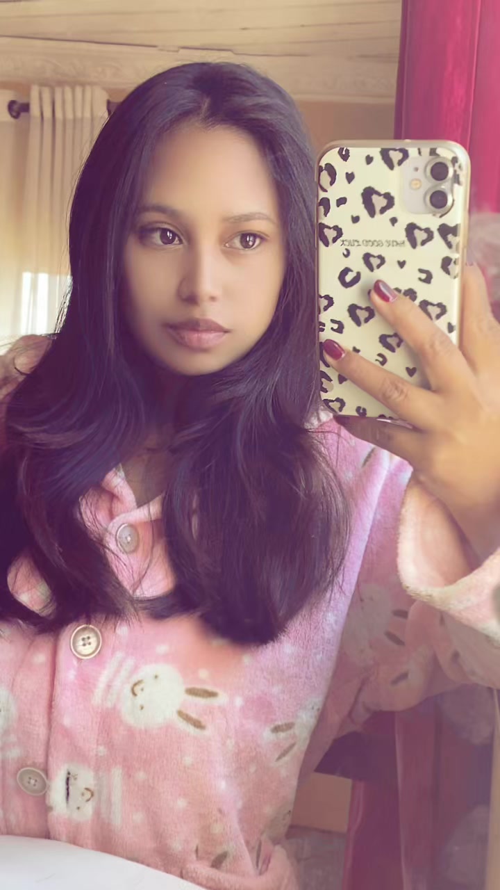 @𝒦ℴ𝓁ℴ𝒾𝓃𝒶 🍒
