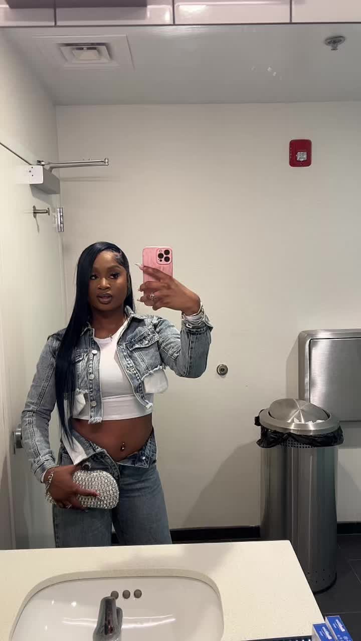 @jdollz_