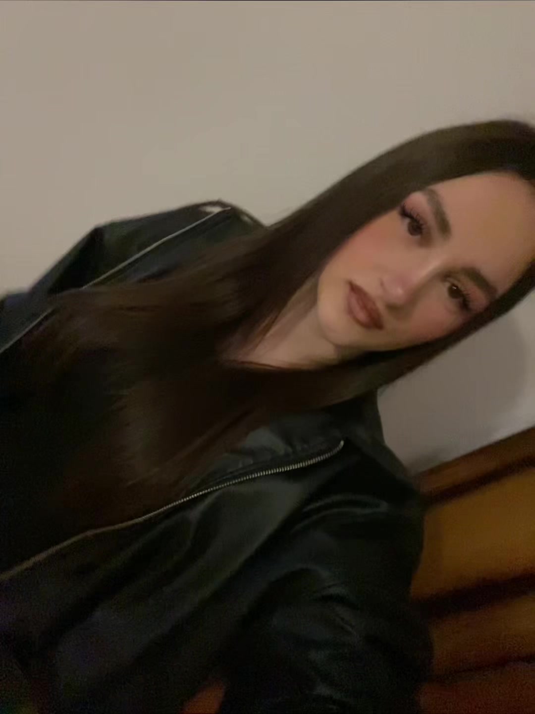 @leonisa