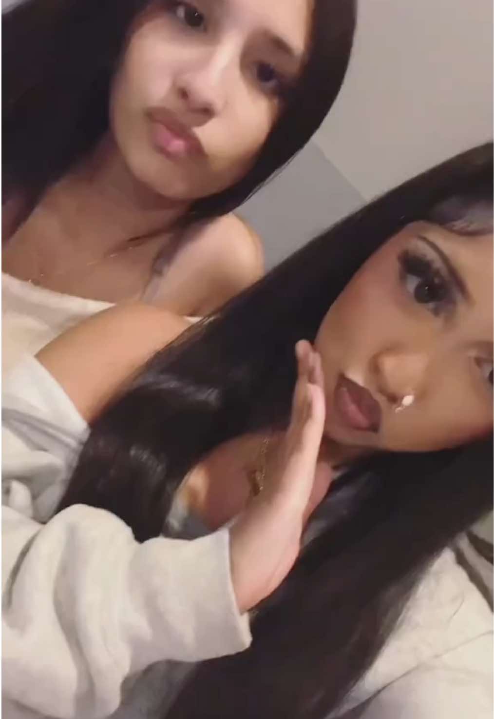 @kiara ariana