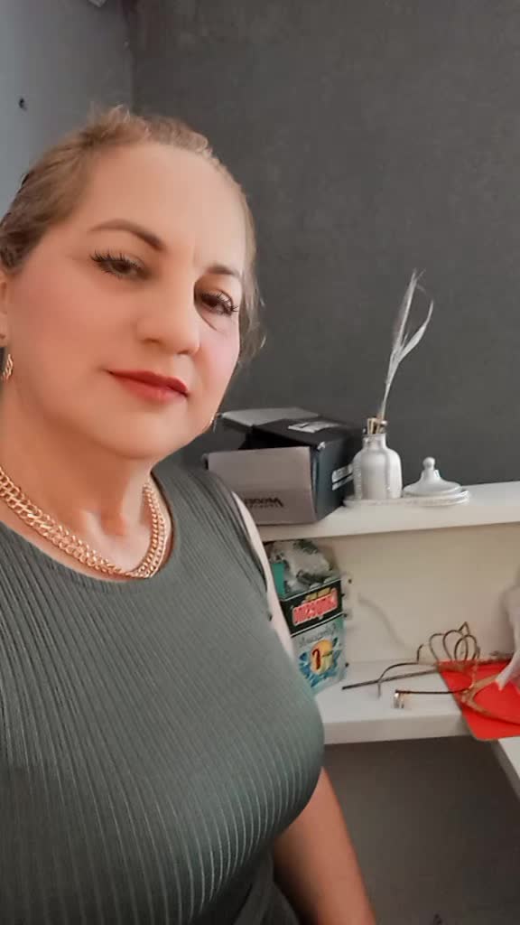 @celinacolman871