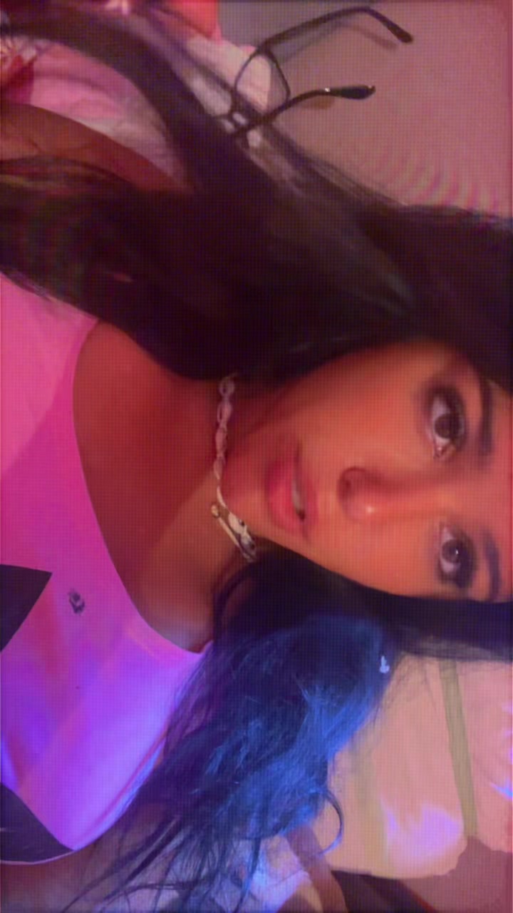 @neeveenica
