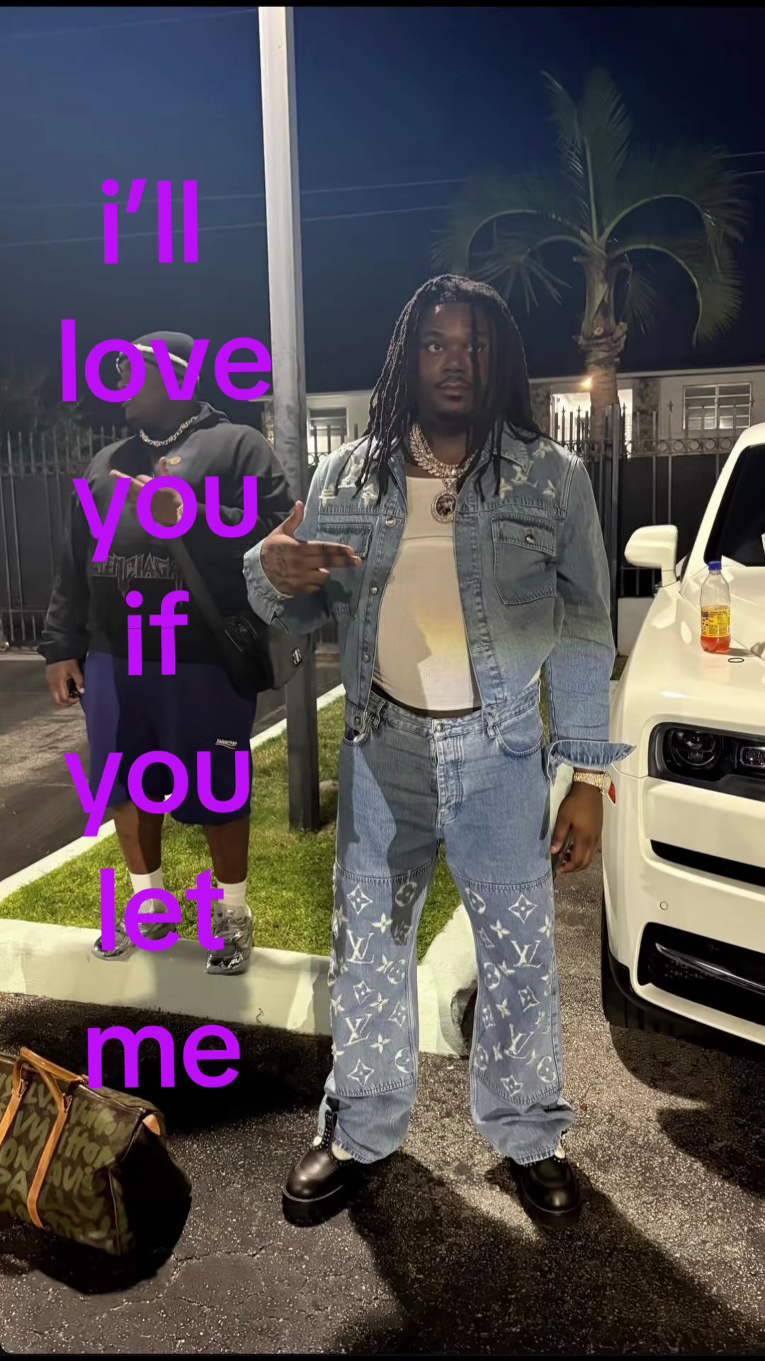 @￼