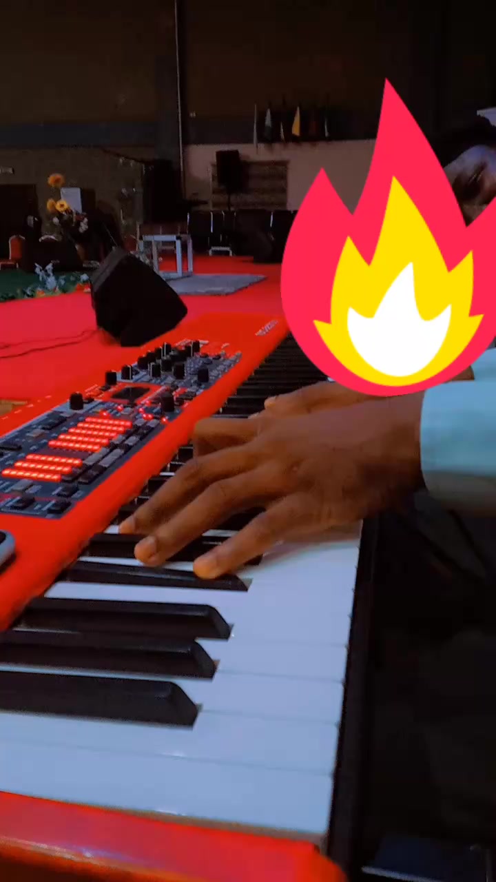 @Rom-christ 🎤🎹 .