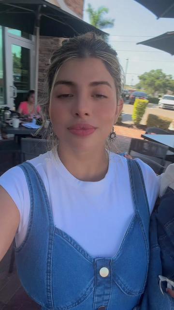@Viviana