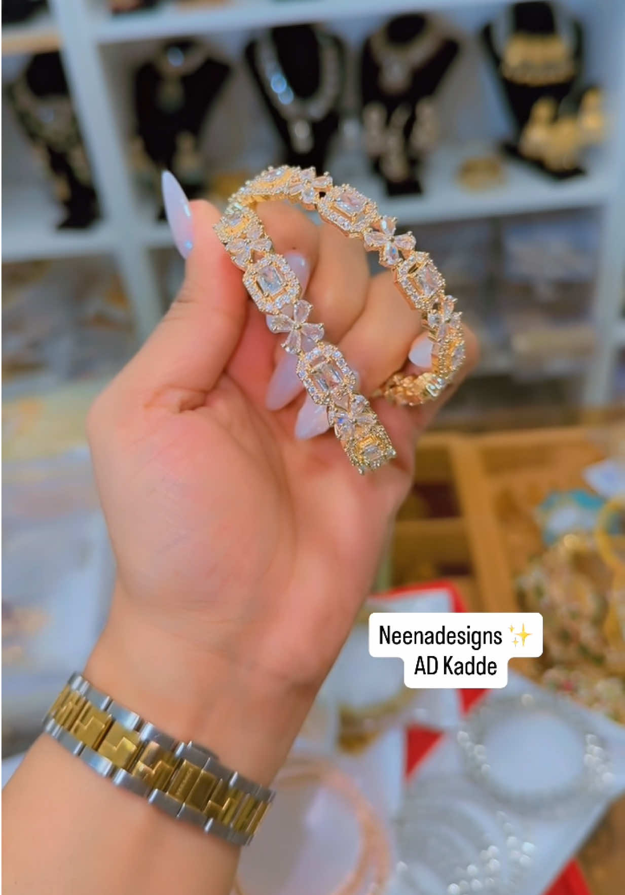 @NEENA DESIGNS