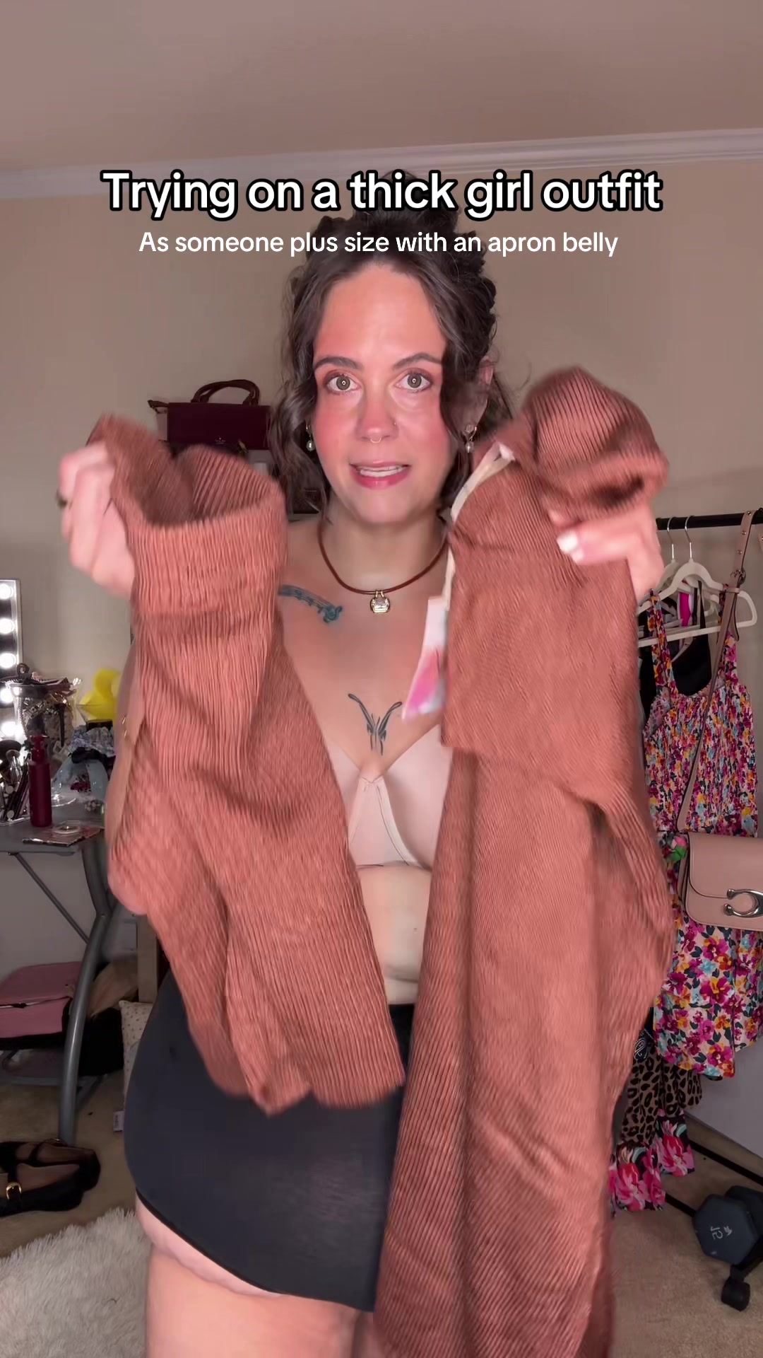 @Lindsey | Apron Belly Girlie🦋