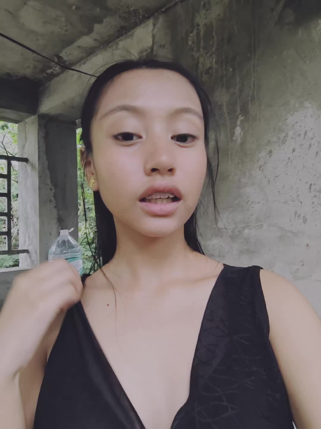 @Ella