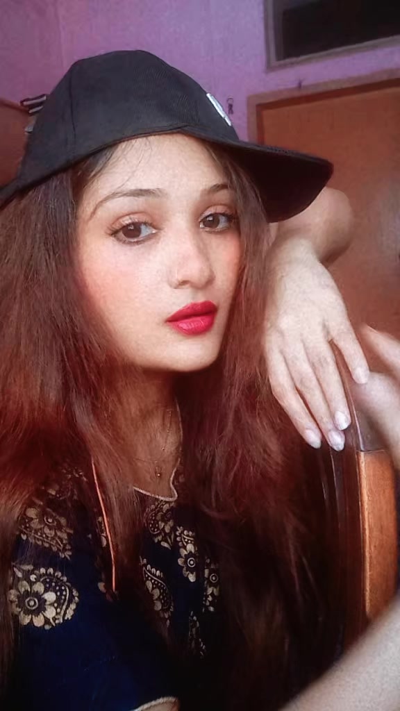 @✷🦋MISS◕❥◕KOMAL🦋✷
