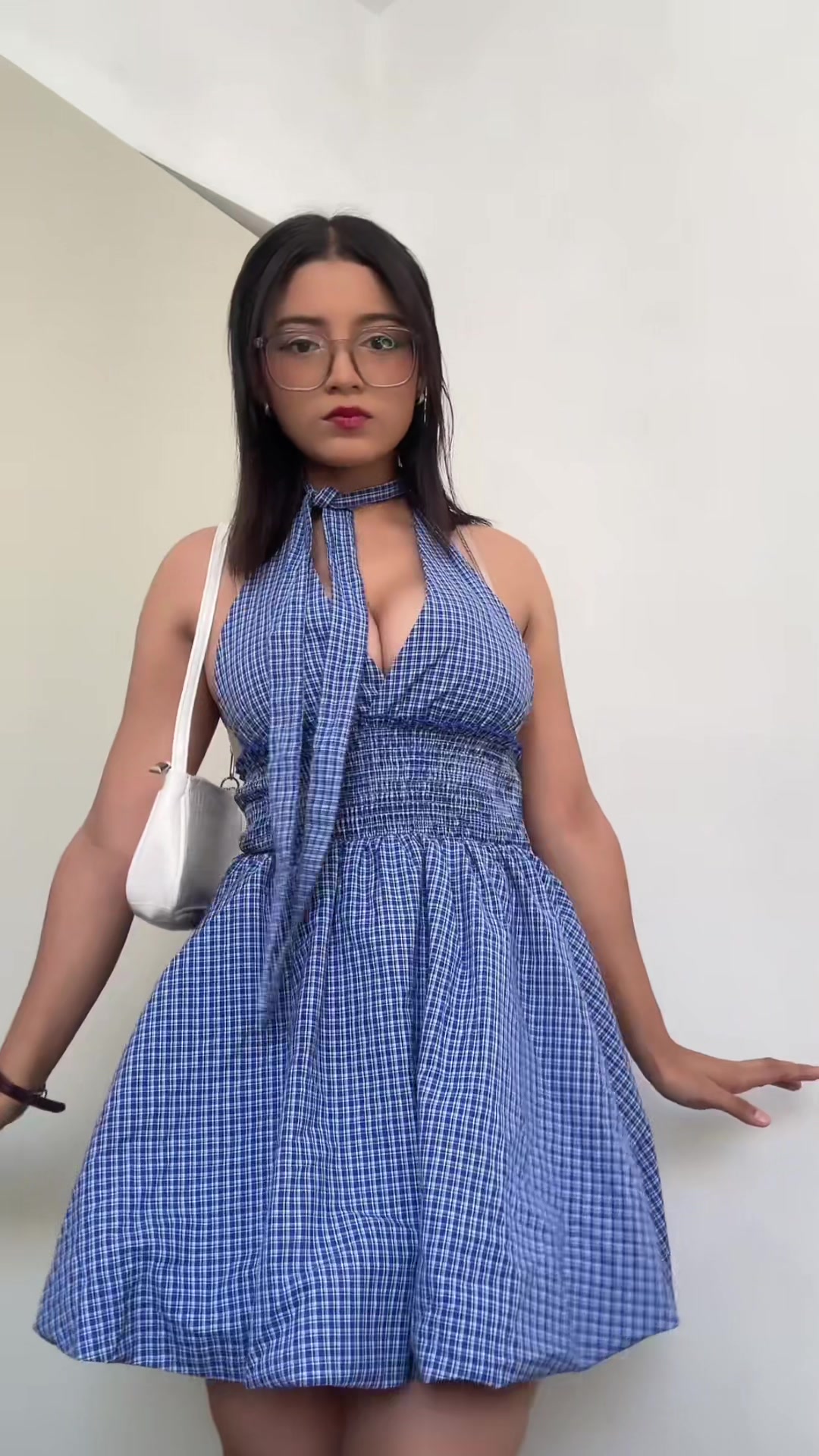 @Aniss⋆: ⋆★˚。 ⋆