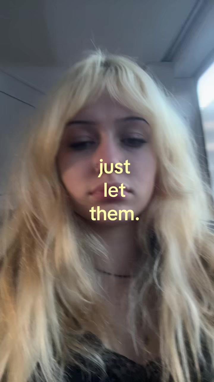 @lolarosee