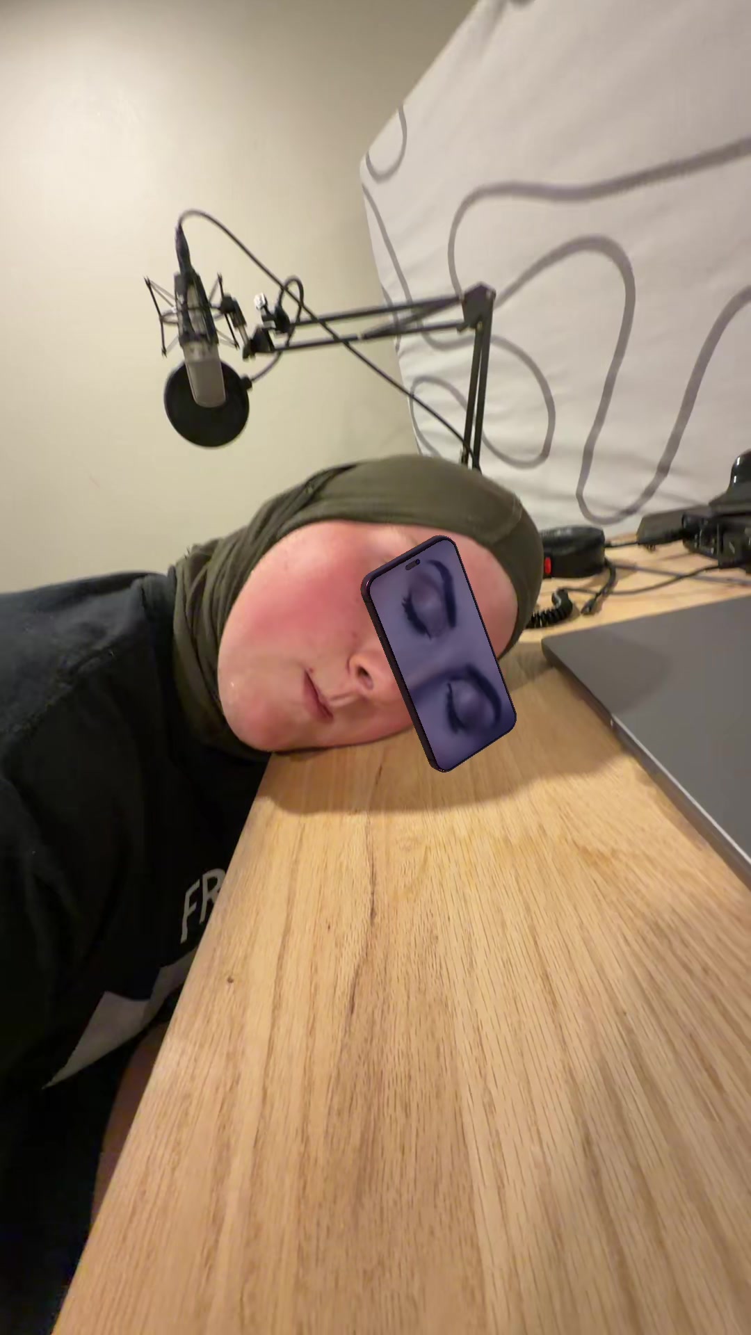 @FreakyAhCousin