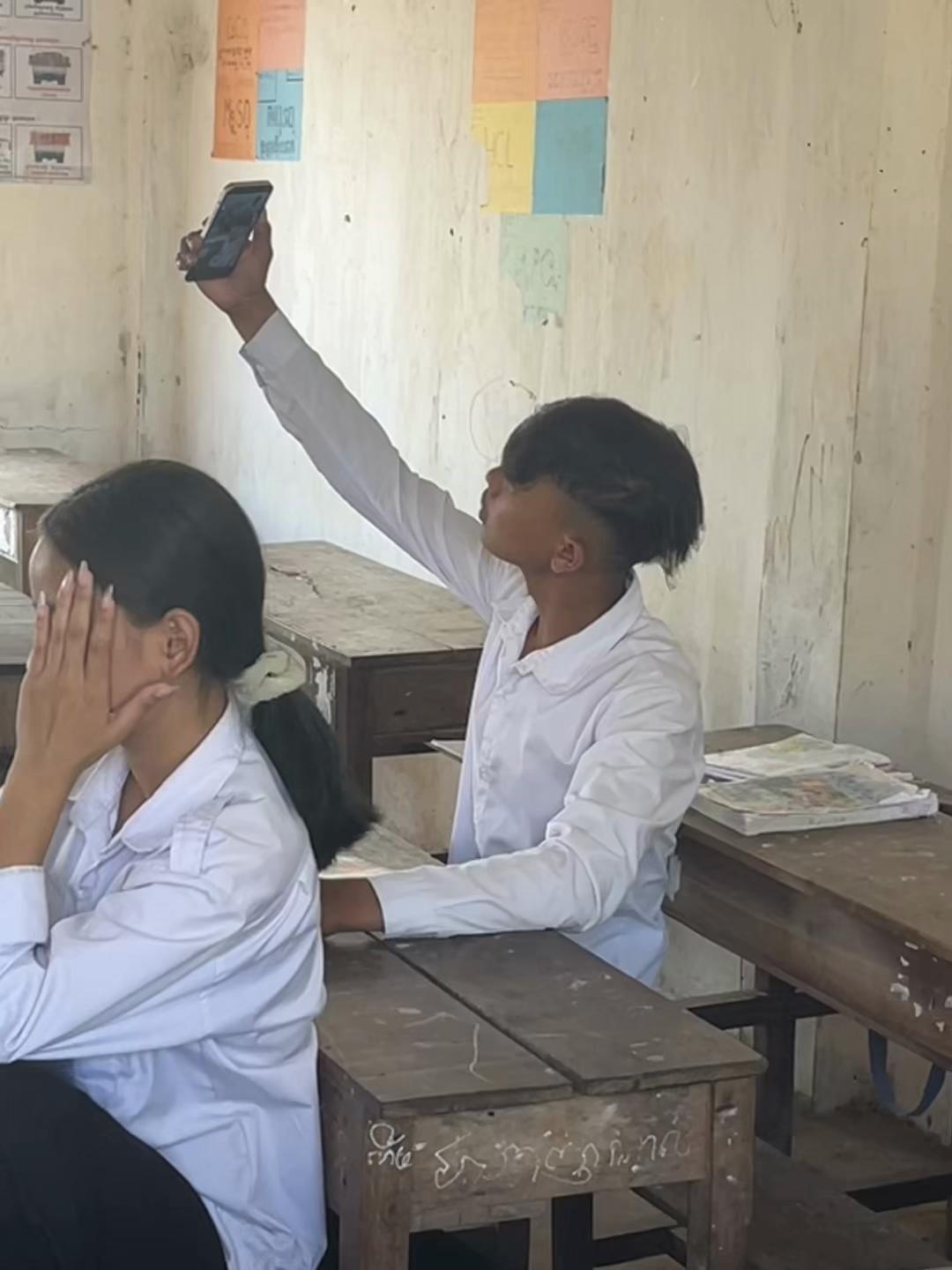 @Ahn Ahsai ៚ជើងកាងប្រចាំភូមិ🤔