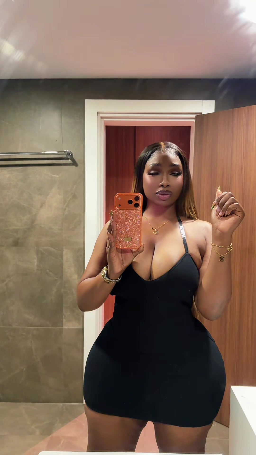 @NiceyNea🇨🇲