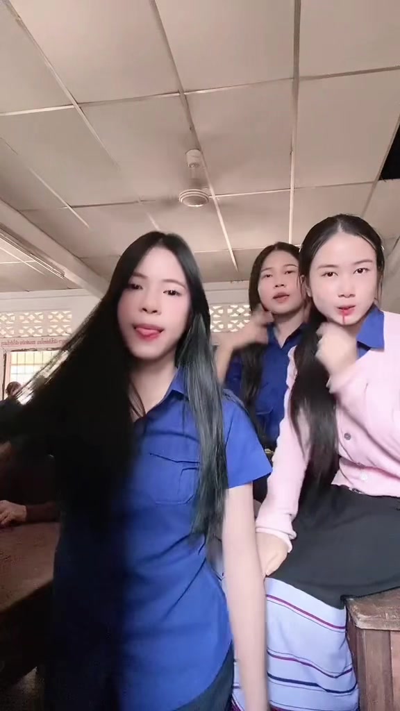 @randomwithbarbie