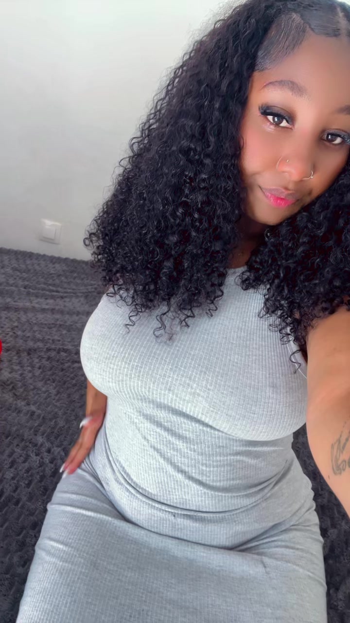 @Elly🦋🌸