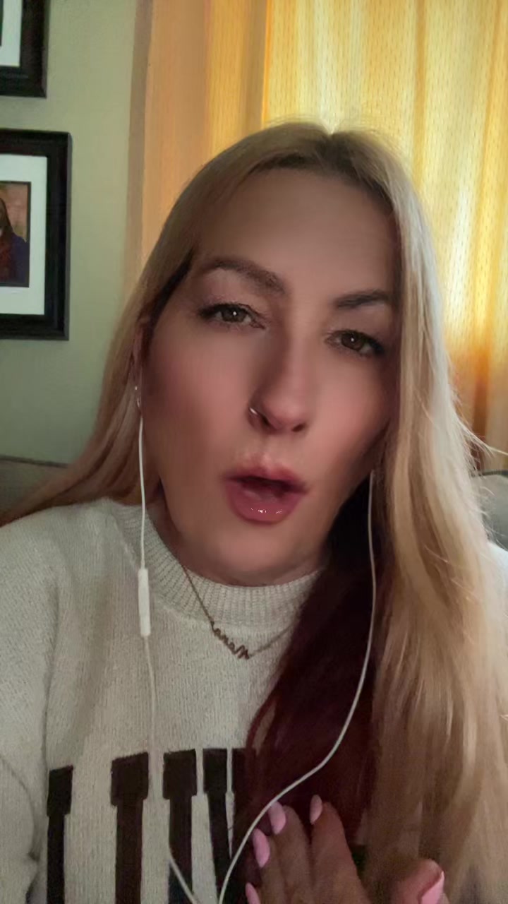 @👑Caroline👑🇨🇦