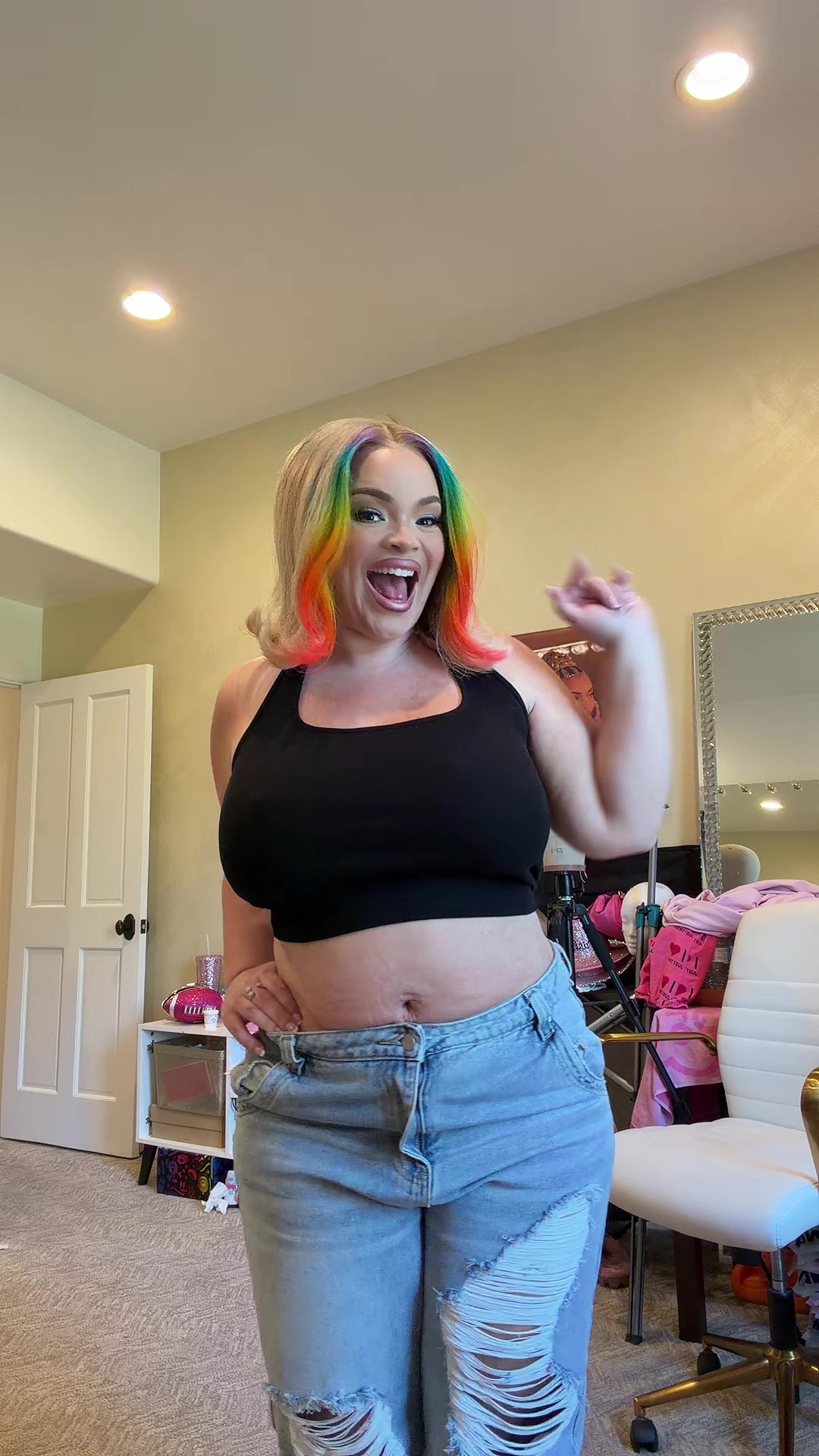 @trishapaytas
