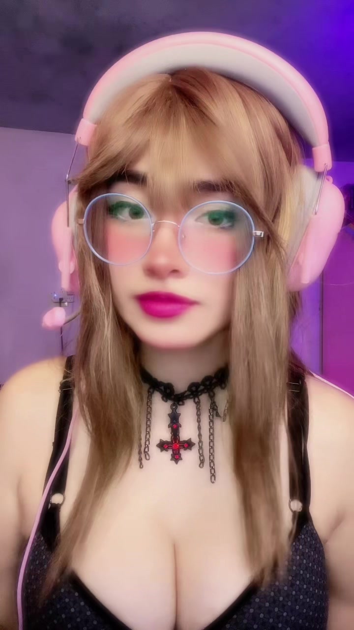 @Teerssh Waifu 🍓