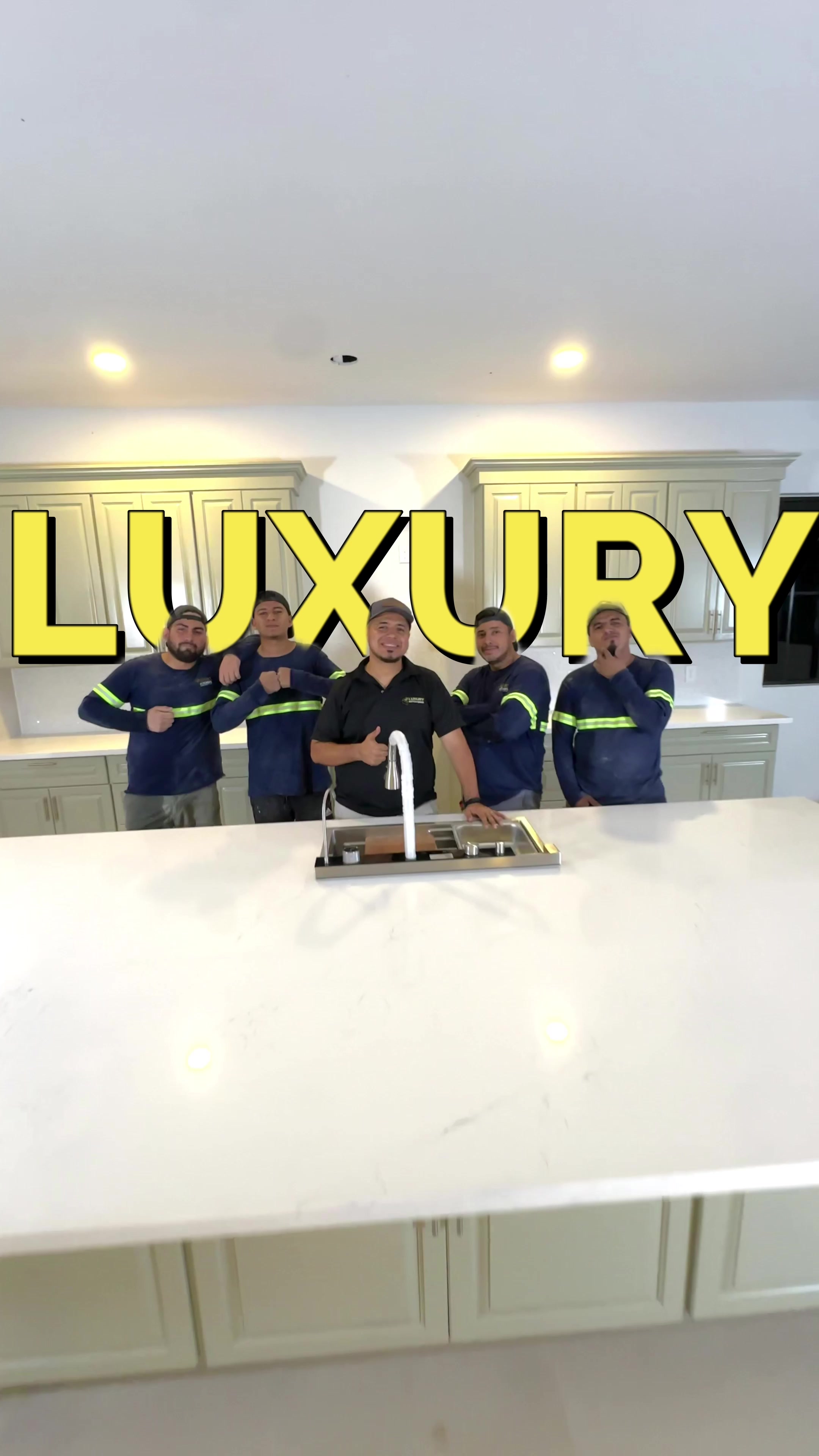 @Luxury&ensp;Kitchens