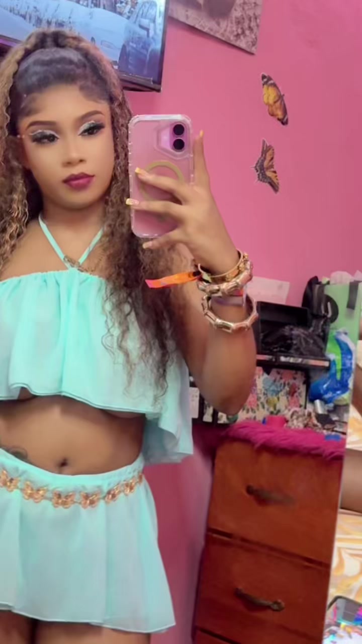 @LikkleMiss😻🎀