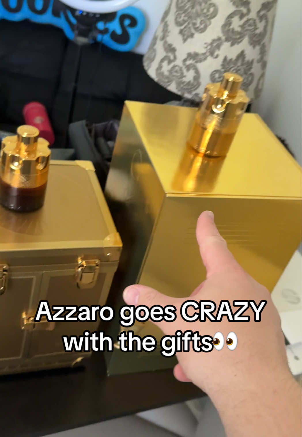 @ComedicScents