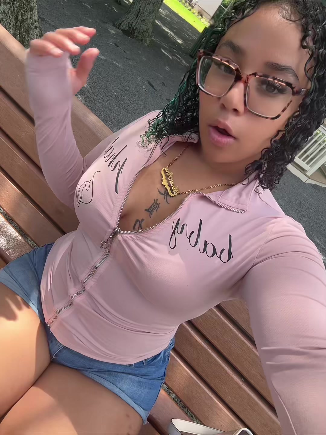 @1tealhairedgirll