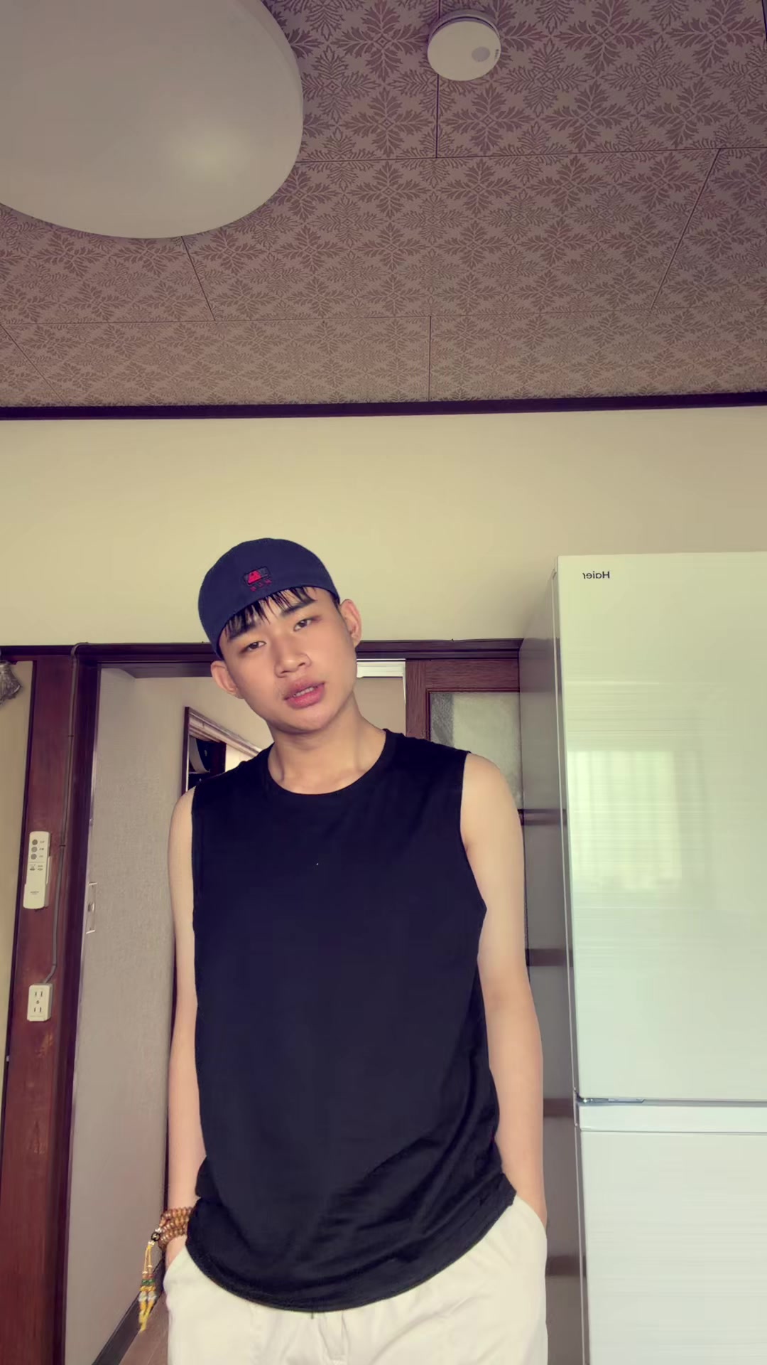 @thằng nhóc hay khóc