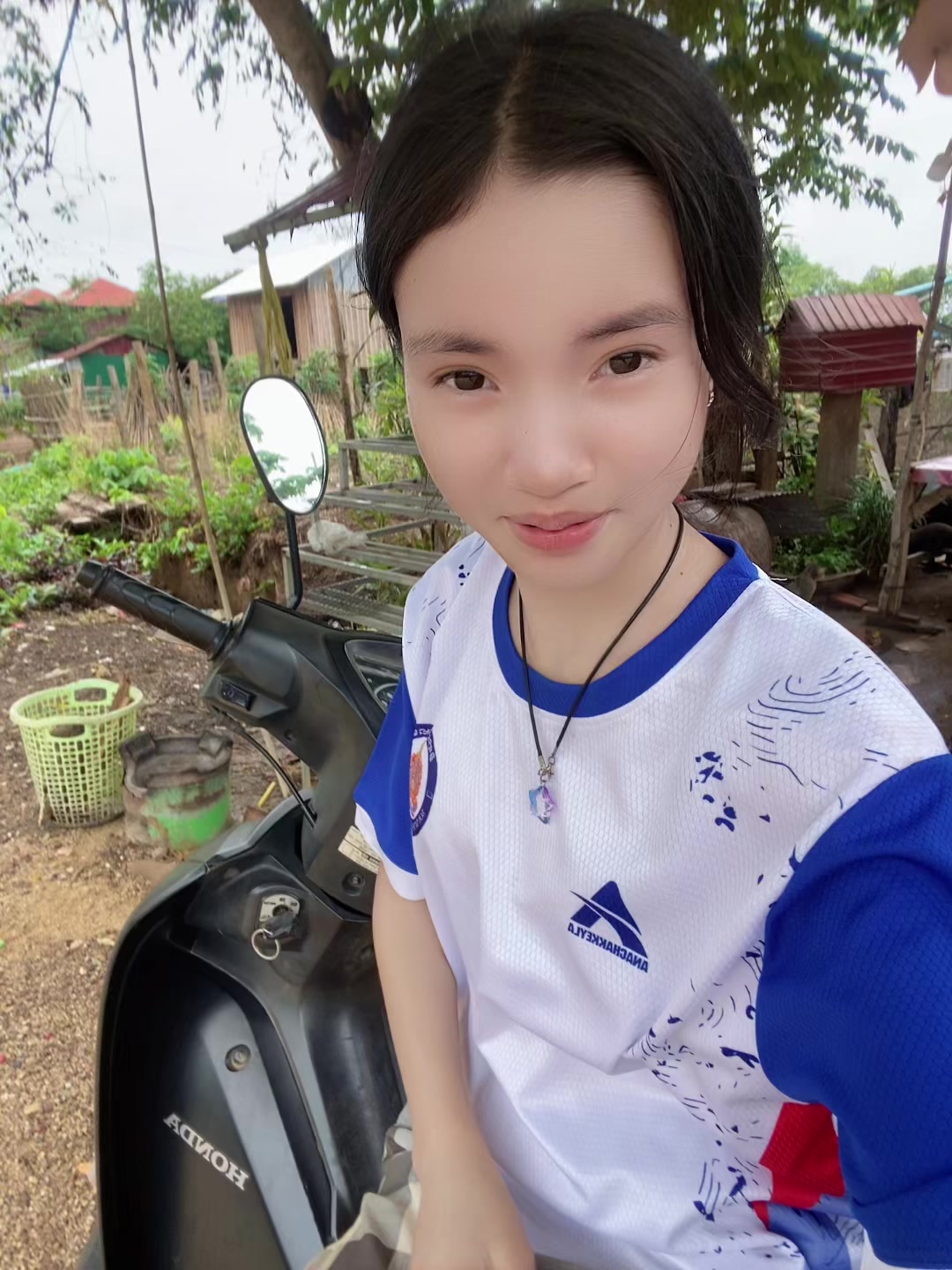 @ជំទាវណាលី🙂