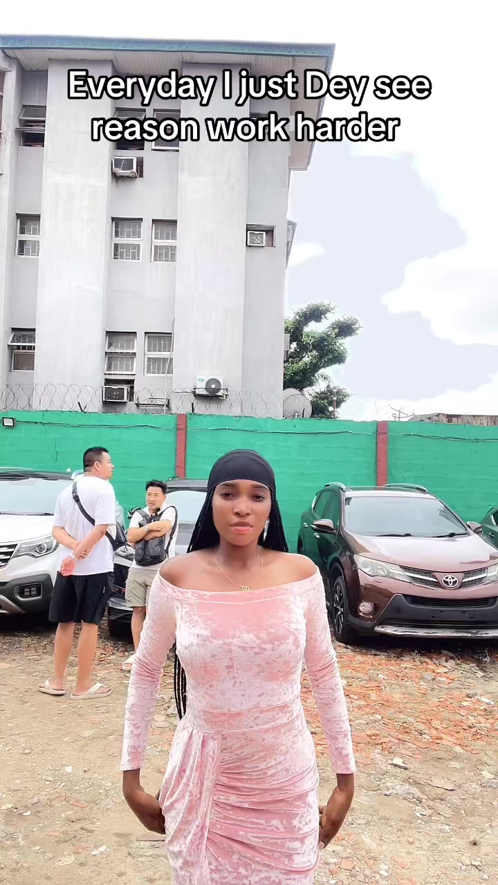 @AMAZING QUEEN 👸 🎀🌷❤️🫶🏻