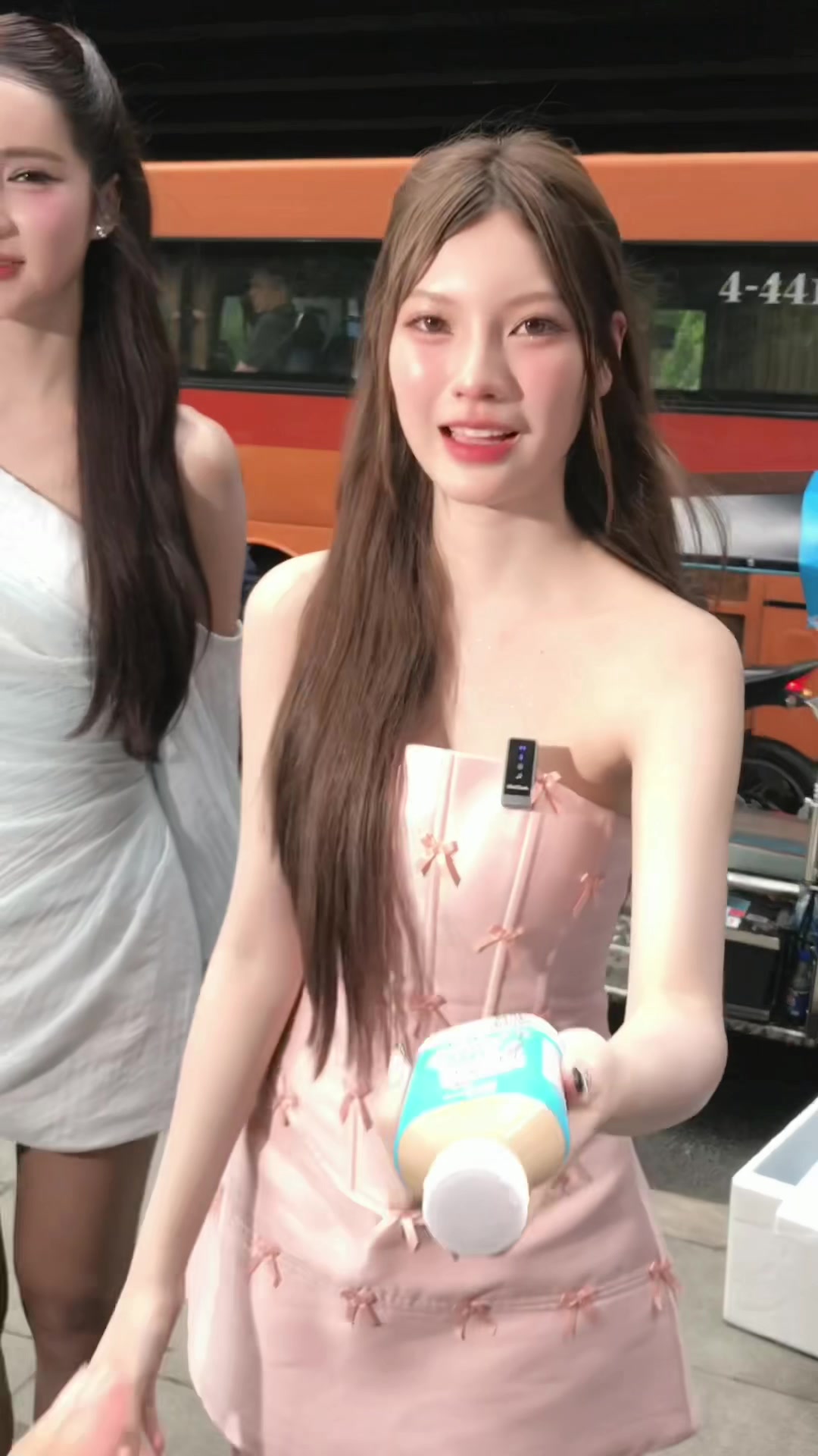 @somsom