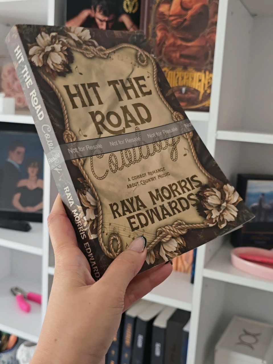 @rayamorrisedwards 📚