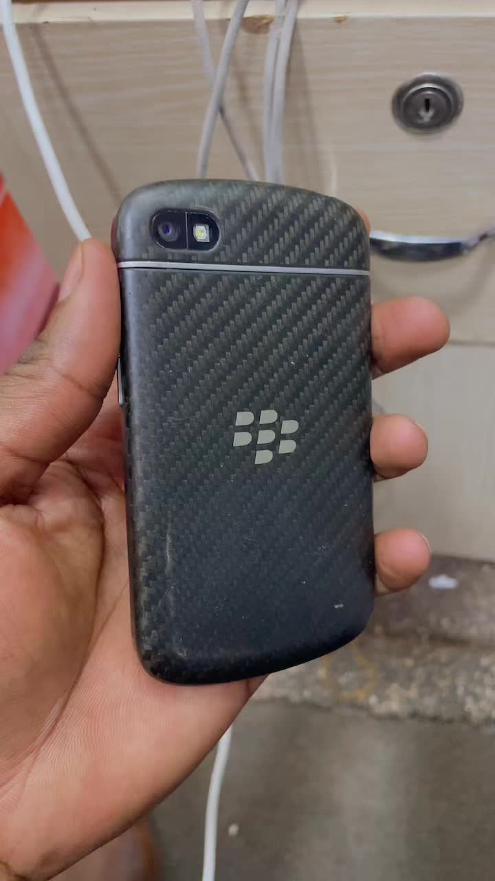 @Aziphone🍏