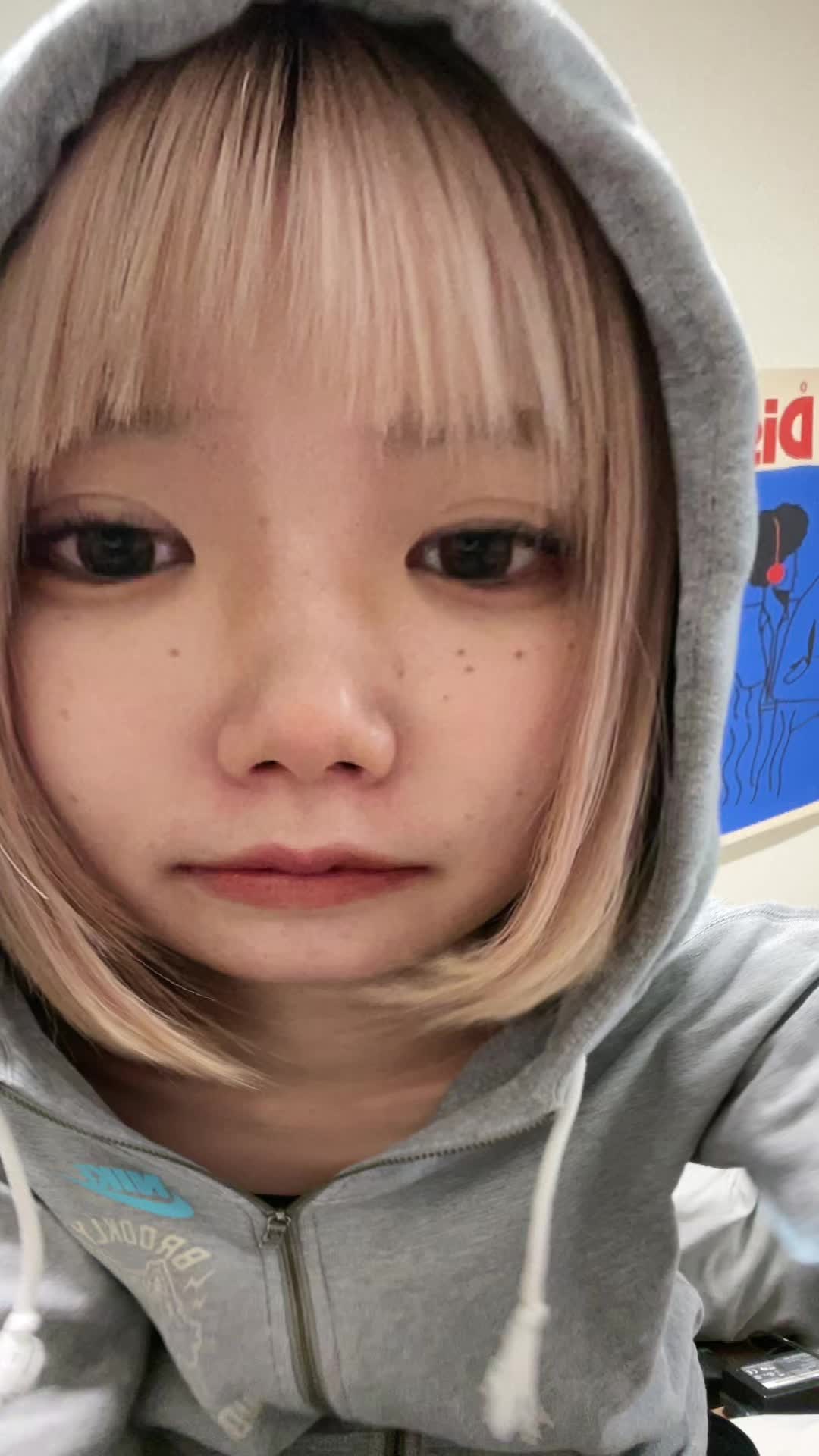 @へそピ開けたいでも痛そう