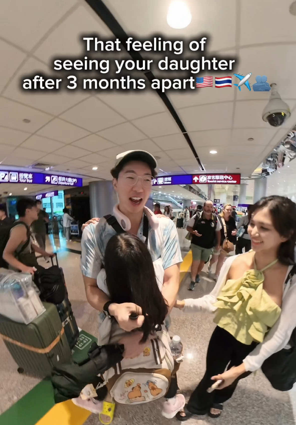 @kim.and.chris 🇹🇭🇺🇸