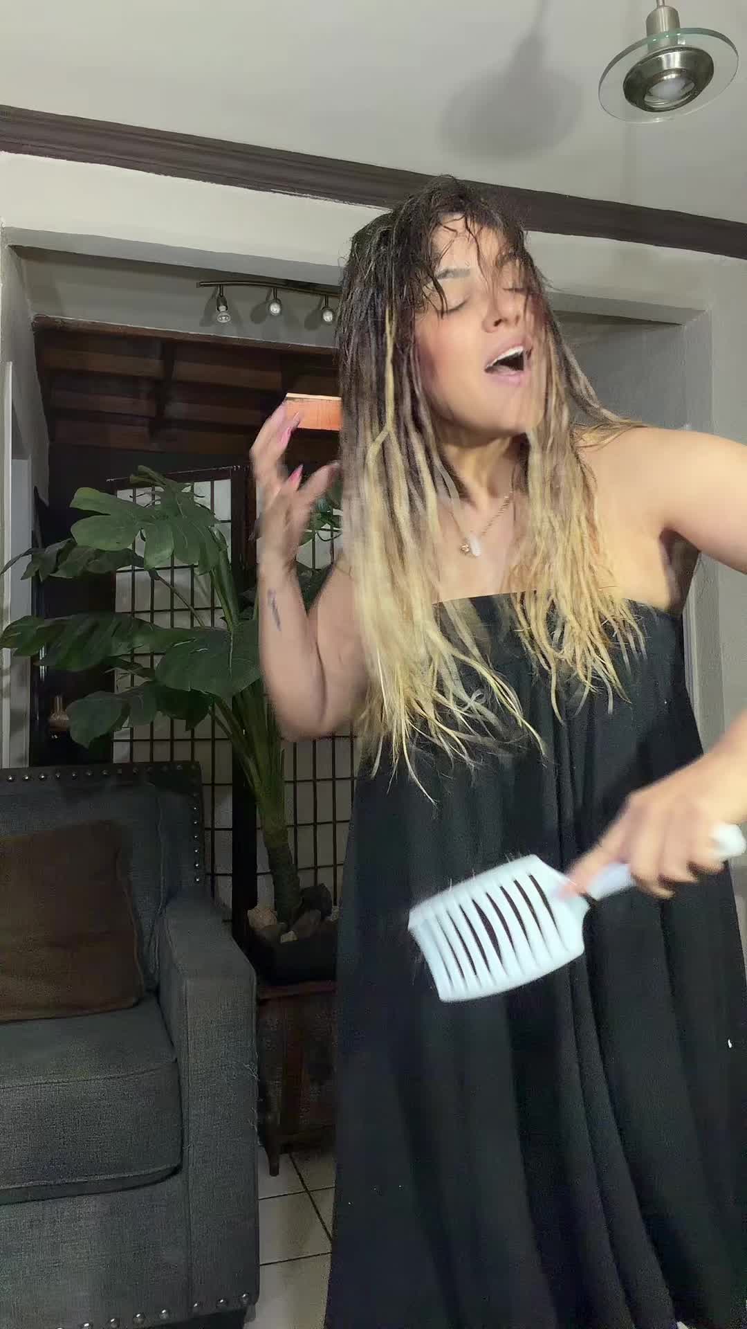 @alejandrasuarez_radio