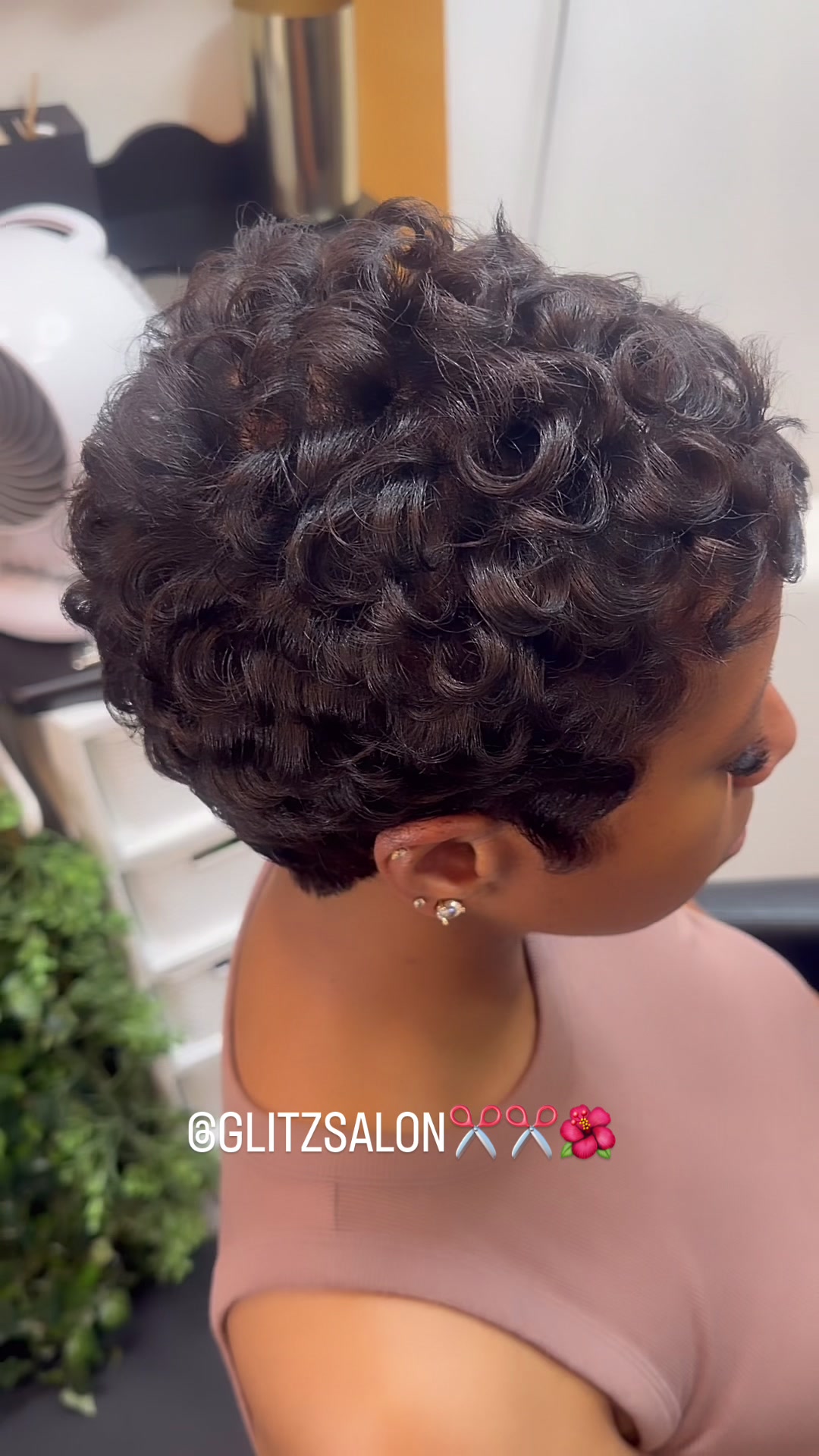@Glitz Salon