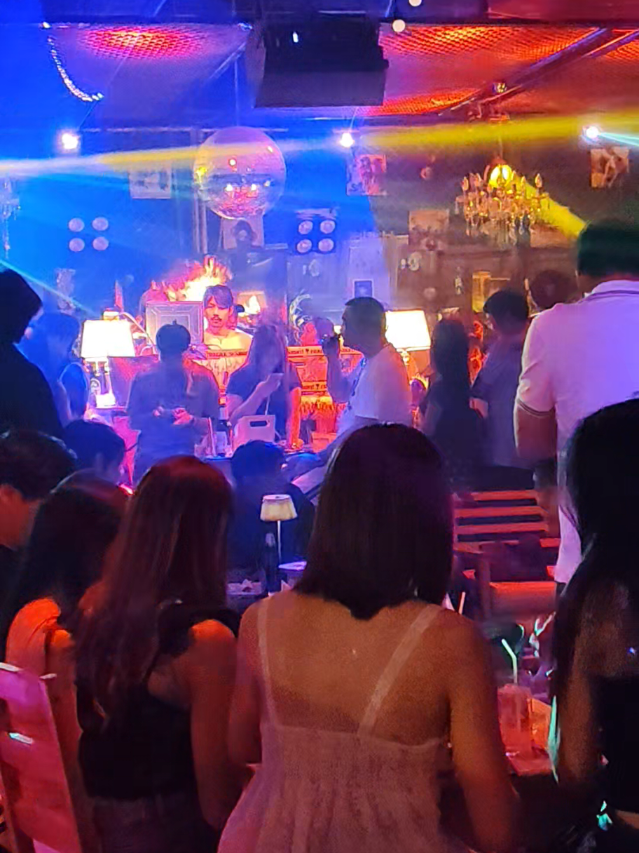 @ครูหนุ่ย