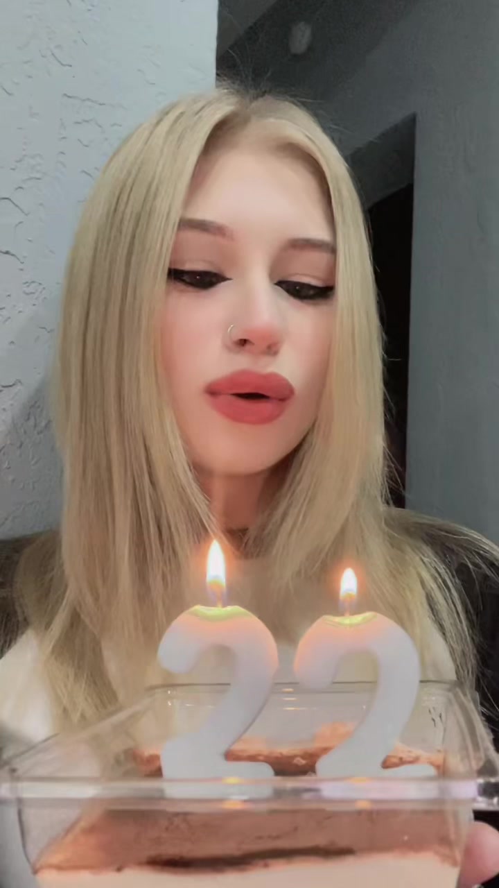 @Даришка🍒