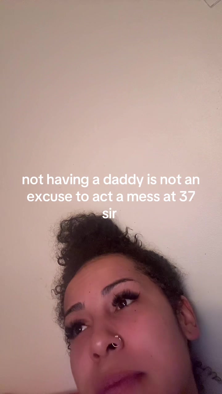 @ELLENIA MIONI