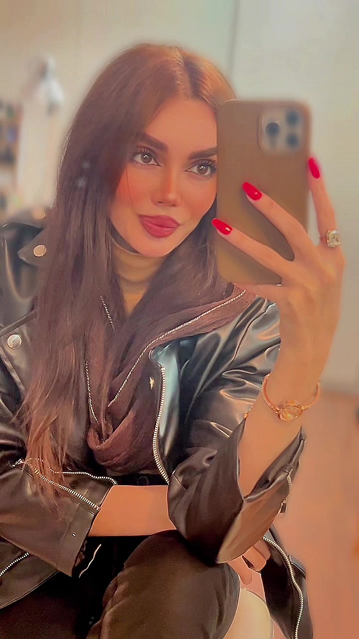 @Elaaaa_guzlu