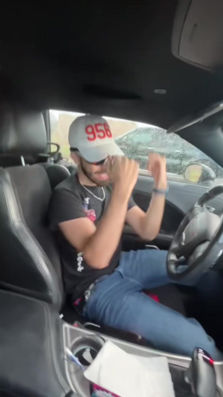 @Mr. 956