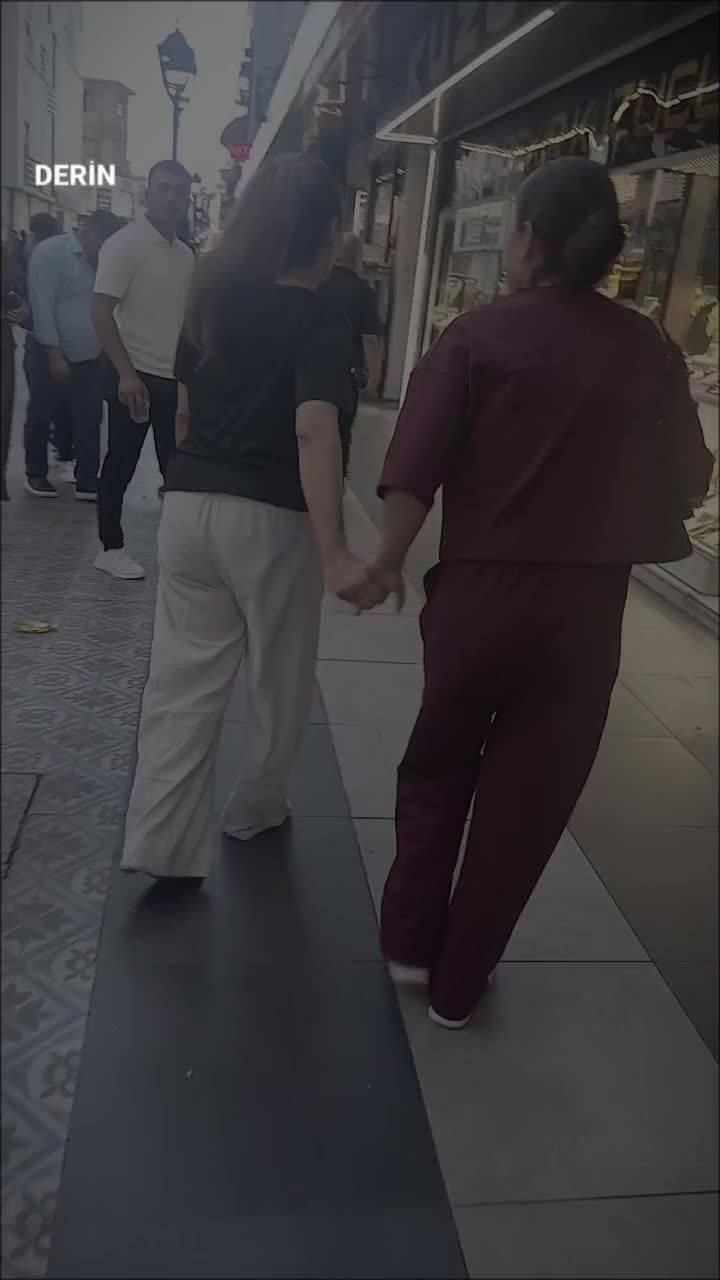 @emelııı