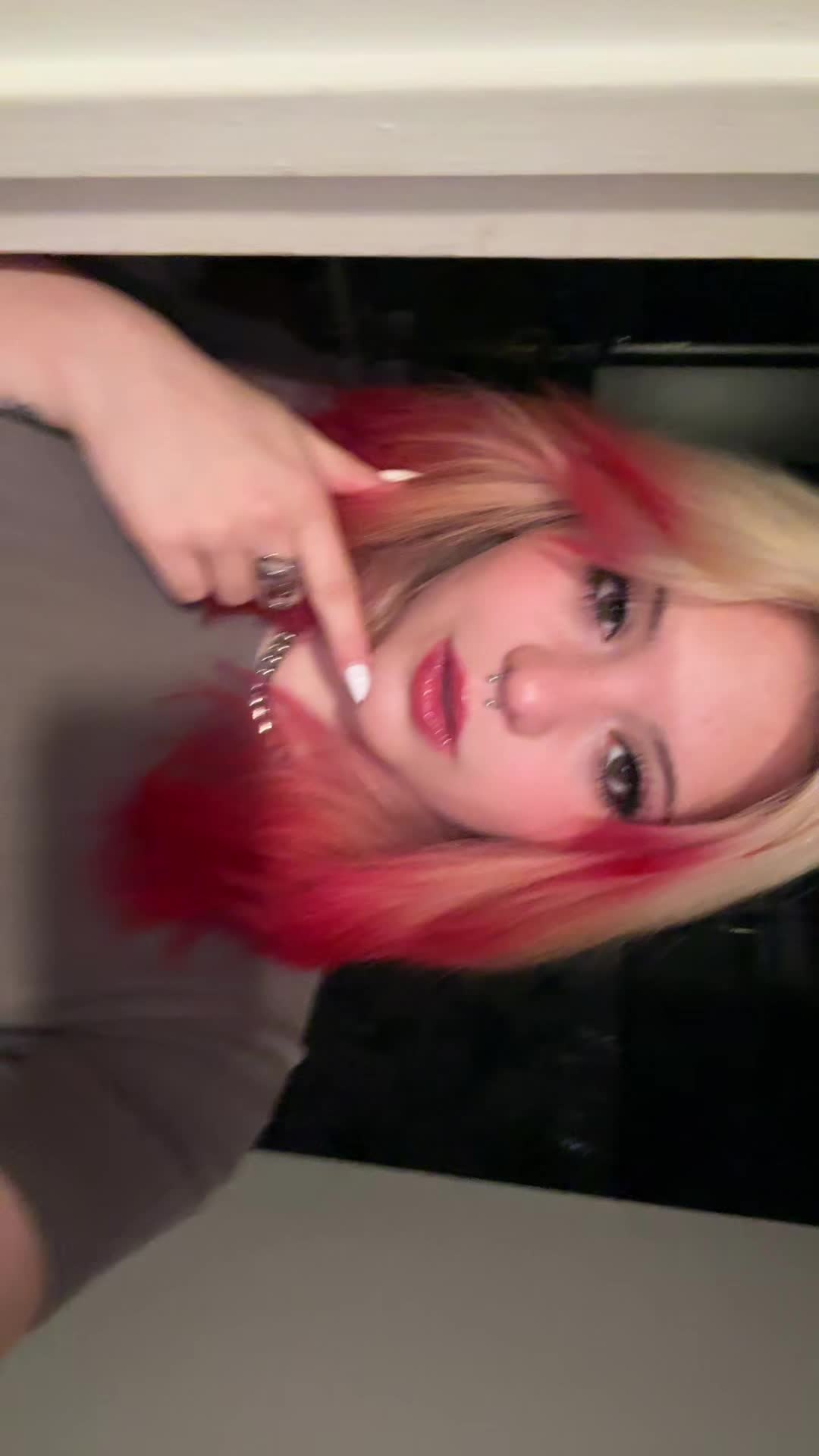 @:3