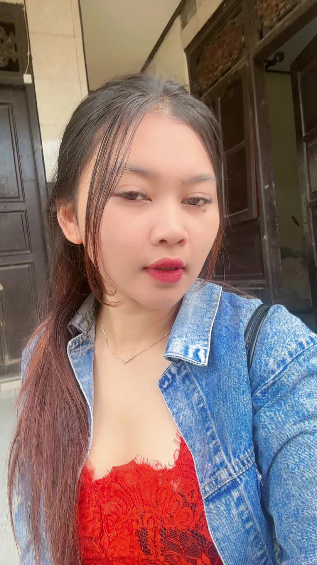 @lilisapriliaa